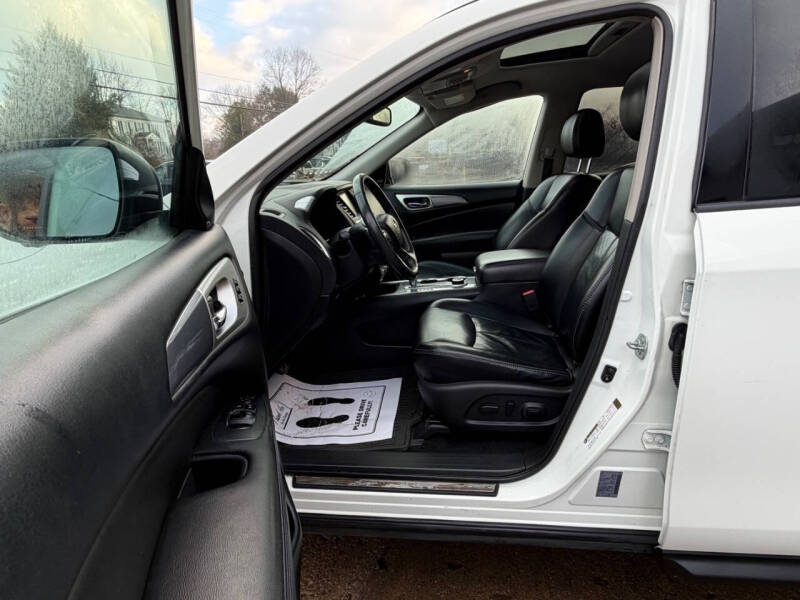 2018 Nissan Pathfinder SL