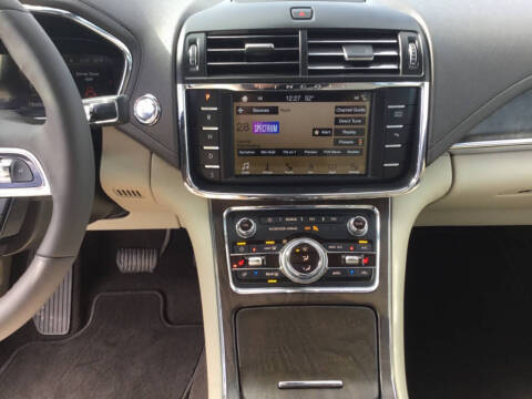 2019 Lincoln Continental Select