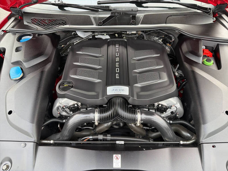 2016 Porsche Cayenne GTS