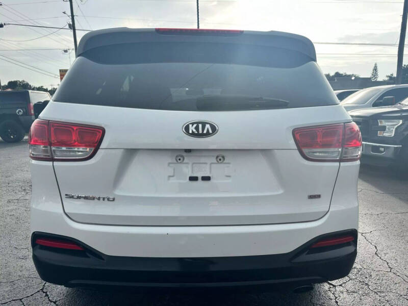 2016 Kia Sorento LX