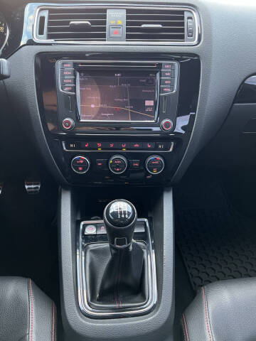 2017 Volkswagen Jetta 2.0T GLI