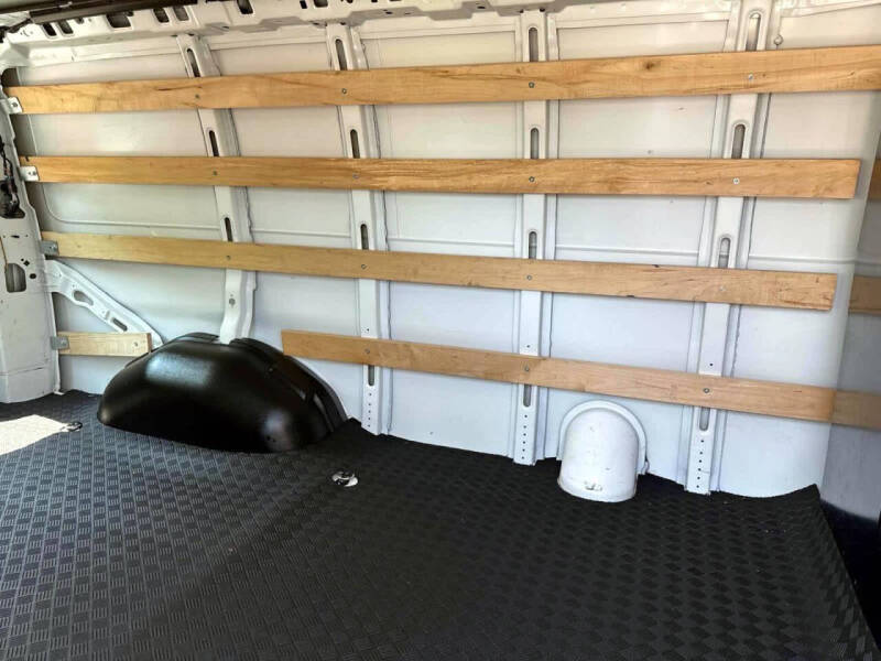 2024 GMC Savana 2500