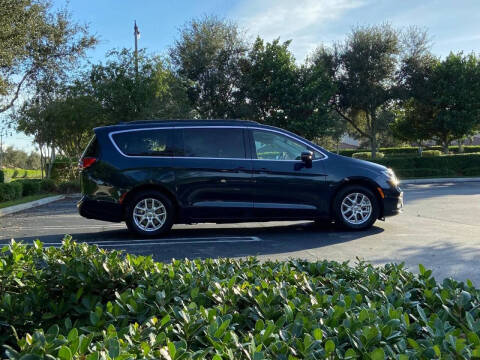 2022 Chrysler Pacifica Touring L