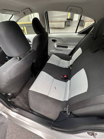 2013 Toyota Prius c One