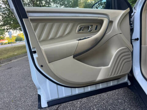 2015 Ford Taurus