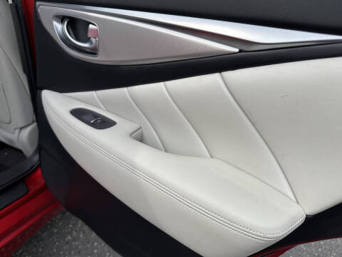 2022 Infiniti Q50 Luxe