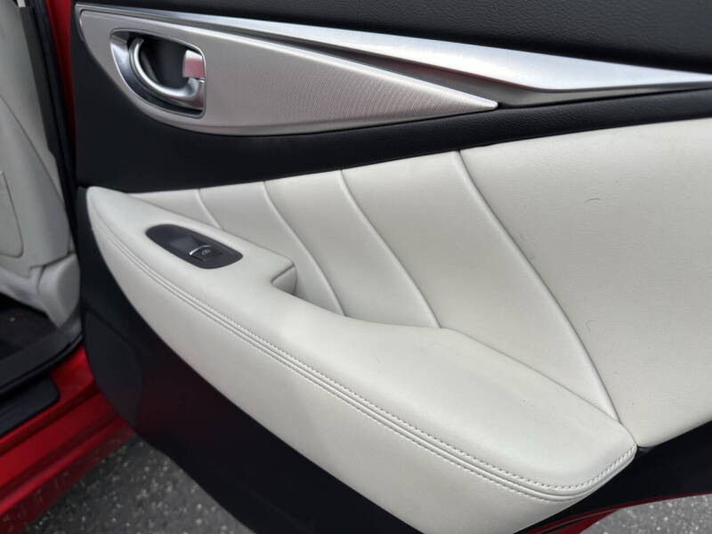 2022 Infiniti Q50 Luxe