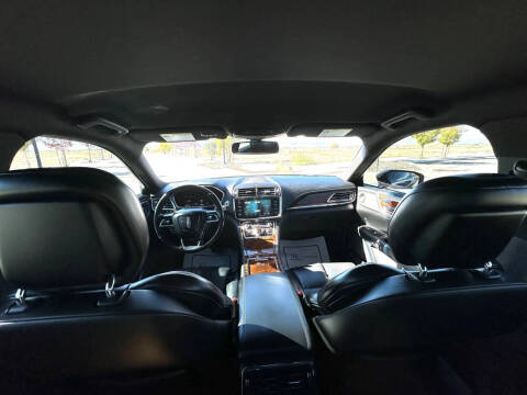 2017 Lincoln Continental Select