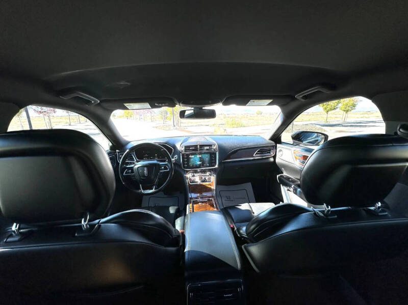 2017 Lincoln Continental Select