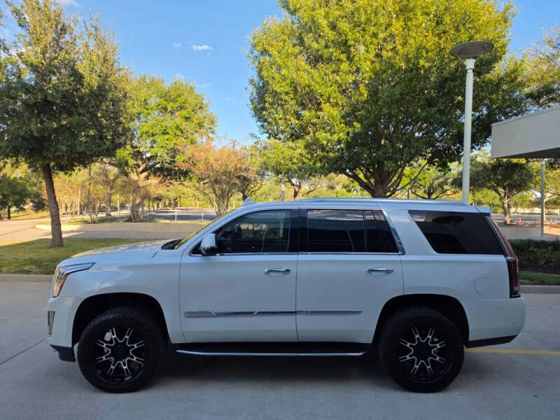 2017 Cadillac Escalade Luxury