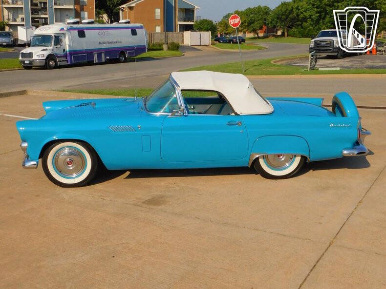 1956 Ford Thunderbird