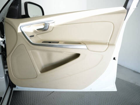 2015 Volvo S60 T5 Drive-E Platinum