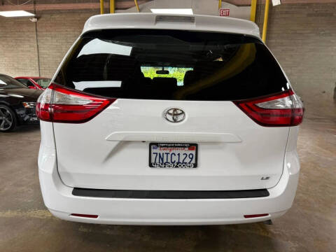 2015 Toyota Sienna