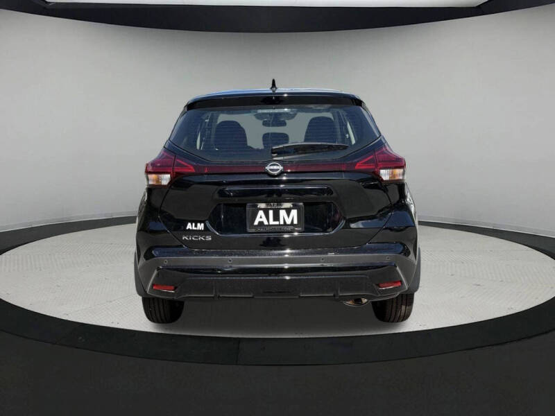 2025 Nissan Kicks Play S