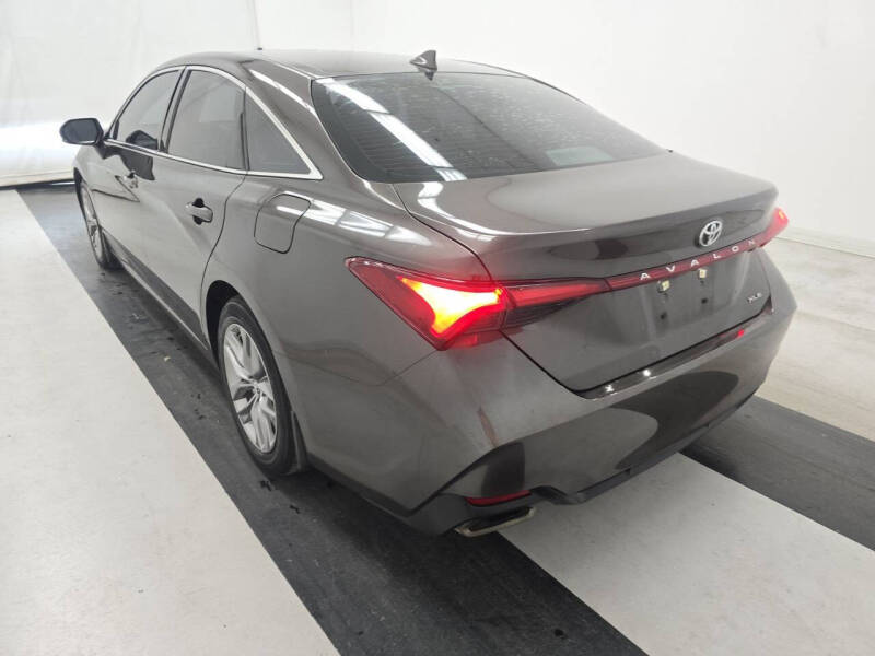 2020 Toyota Avalon XLE