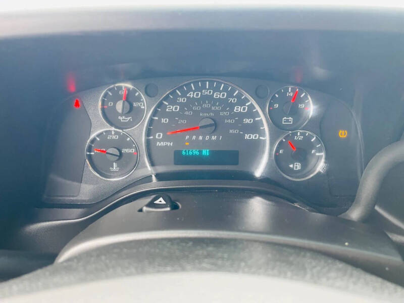 2023 Chevrolet Express 2500
