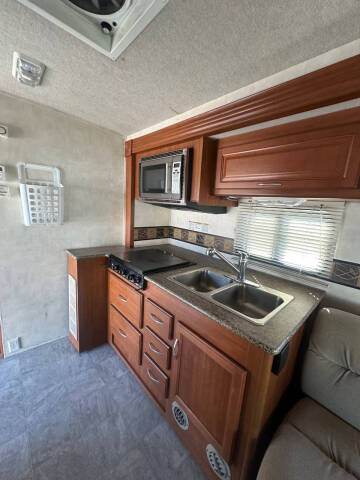 2010 Fleetwood RV QUEST 24E