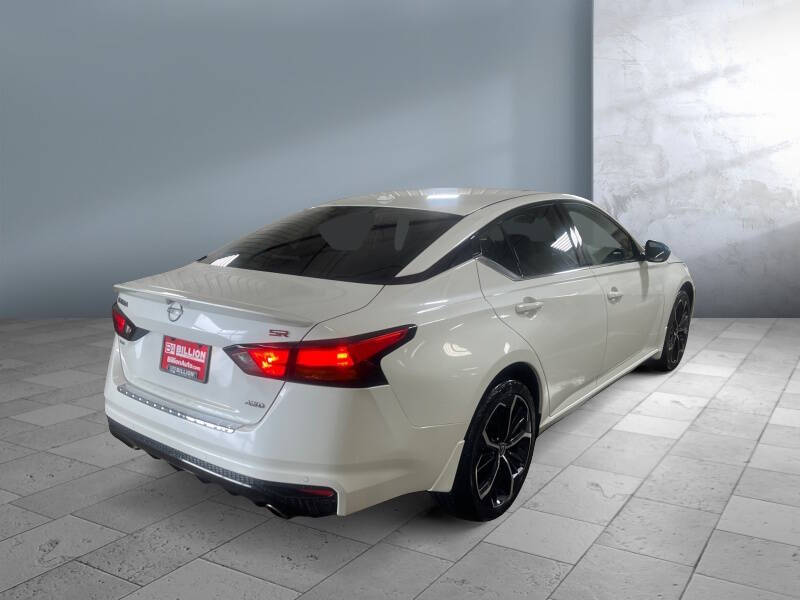 2023 Nissan Altima 2.5 SR