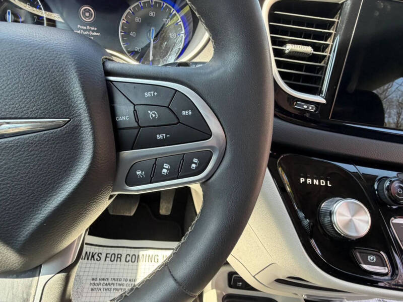 2023 Chrysler Pacifica Touring L