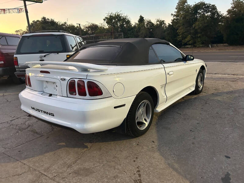 2000 Ford Mustang