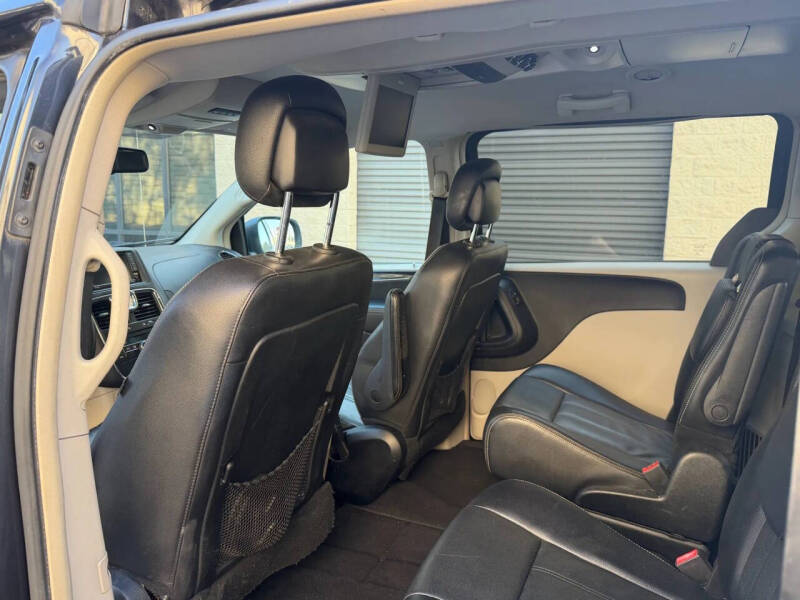 2014 Chrysler Town and Country Touring