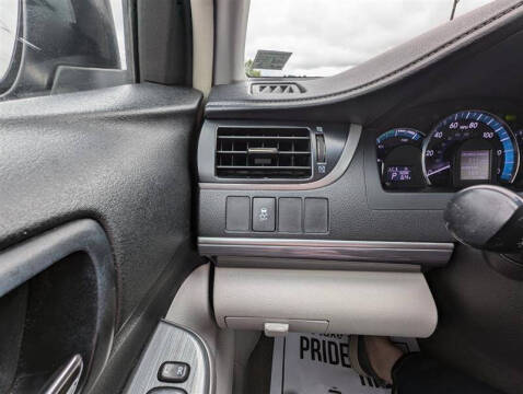 2014 Toyota Camry Hybrid LE