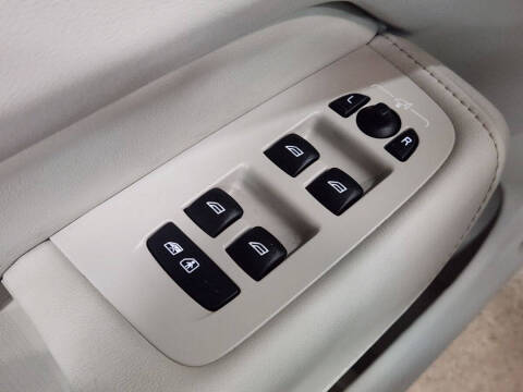 2023 Volvo XC60 Recharge T8 Plus Bright Theme