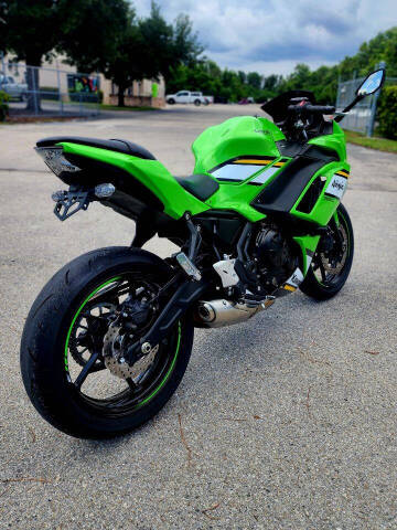 2025 Kawasaki EX650 ABS