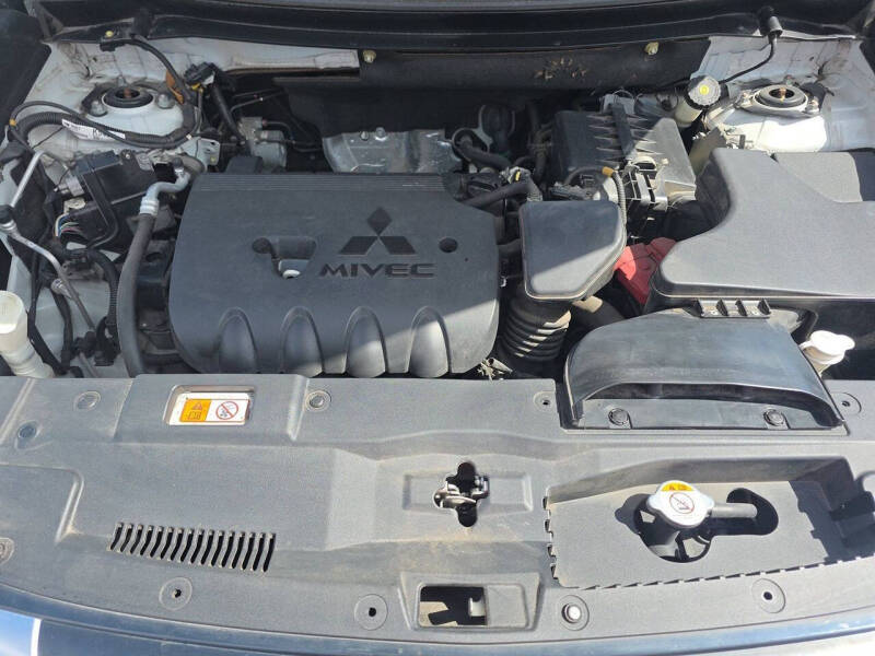 2019 Mitsubishi Outlander ES