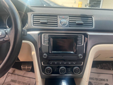 2016 Volkswagen Passat 1.8T R-Line