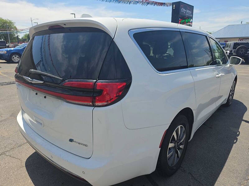 2022 Chrysler Pacifica Hybrid Touring L
