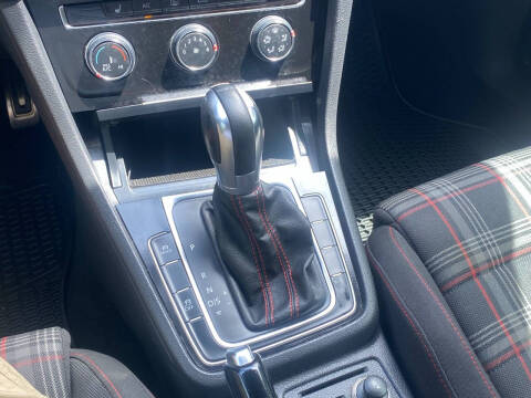 2015 Volkswagen Golf GTI SE