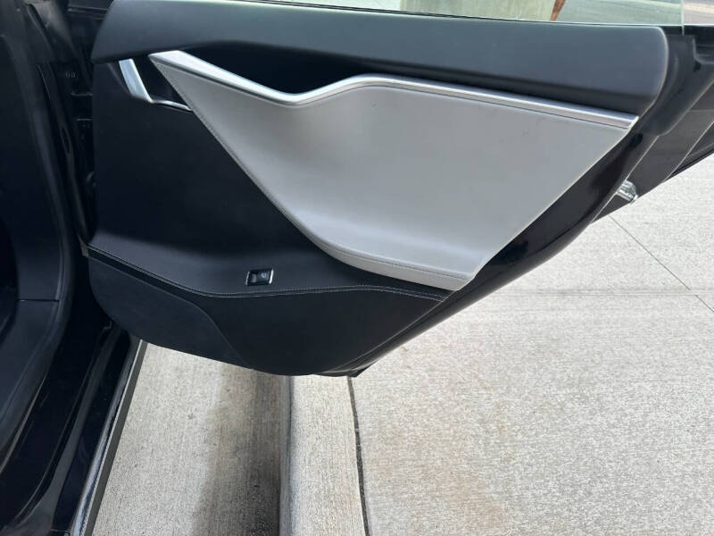 2015 Tesla Model S 70