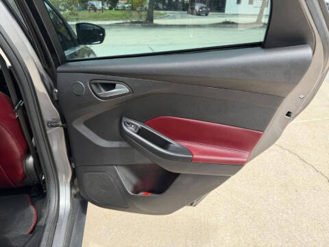 2010 Ford Focus SES