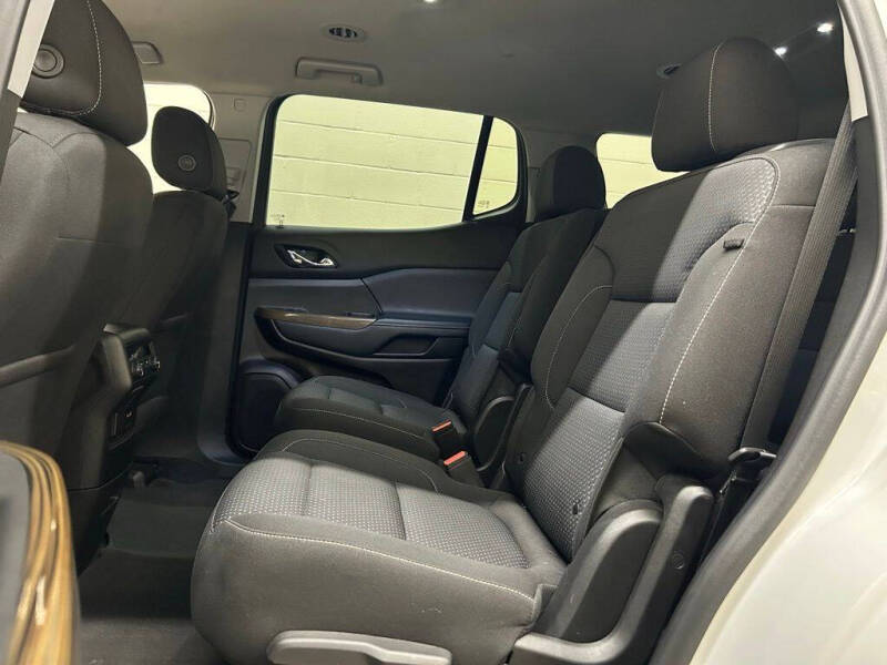 2022 GMC Acadia SLE