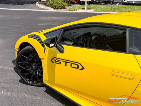 2022 Lamborghini Huracan STO