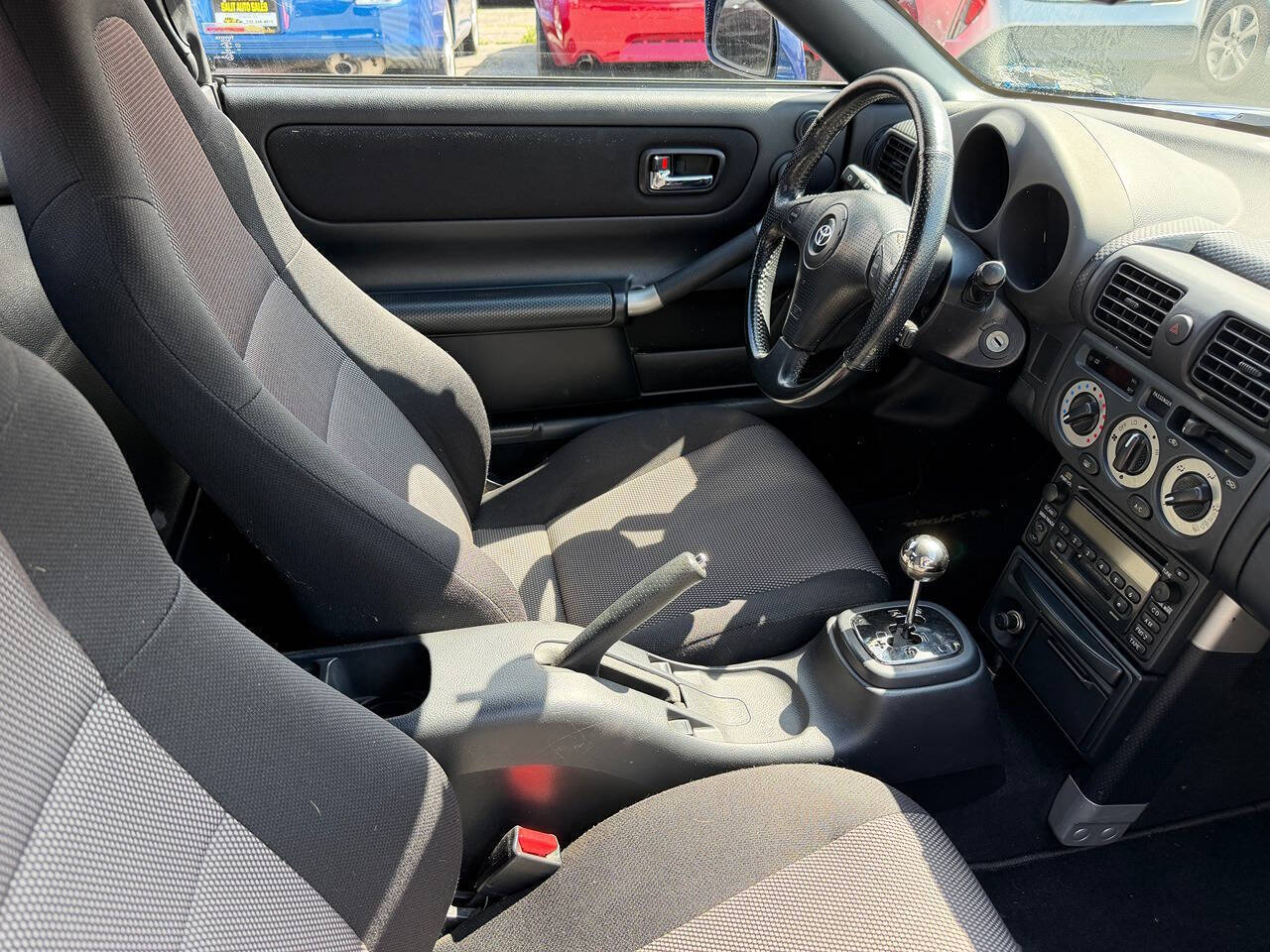 2002 Toyota MR2 Spyder 14