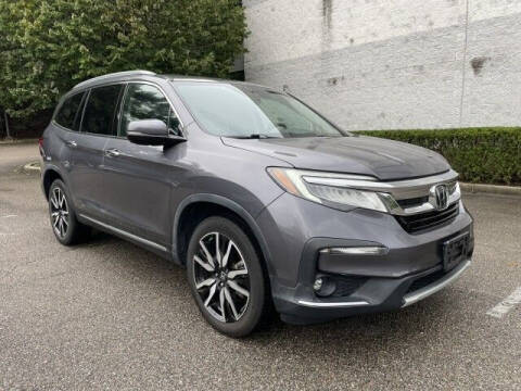 2019 Honda Pilot for sale at Select Auto in Smithtown NY