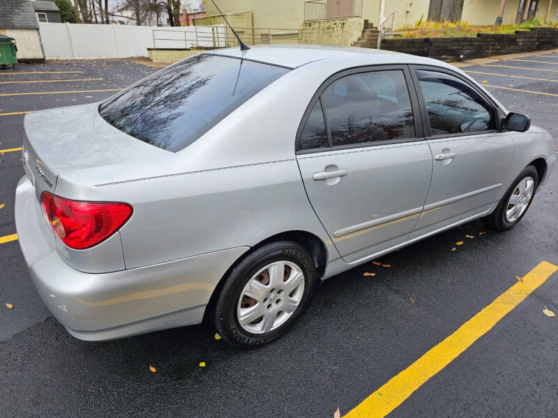 2006 Toyota Corolla LE photo 10