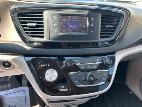 2017 Chrysler Pacifica LX