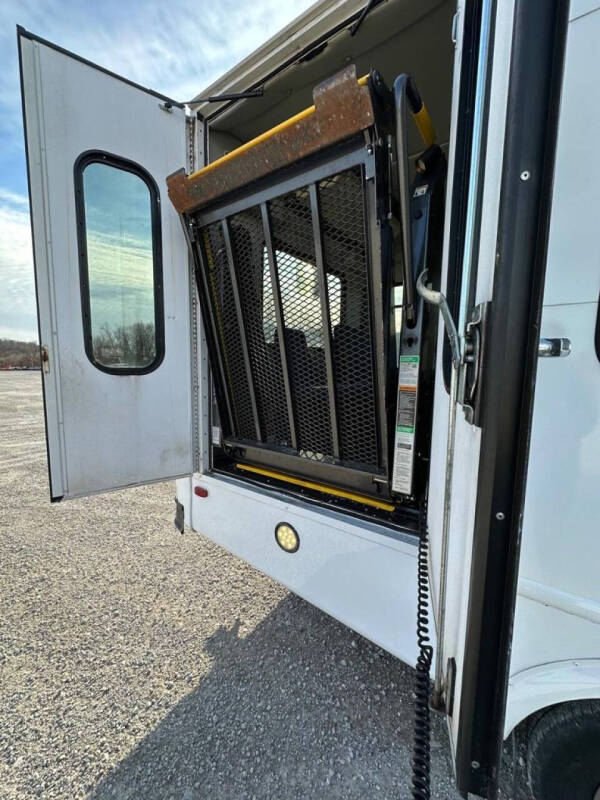 2013 Ford E-Series E-450 SD