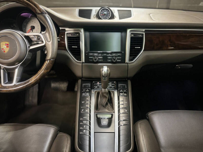 2015 Porsche Macan S