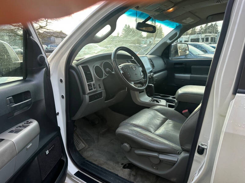2008 Toyota Sequoia SR5