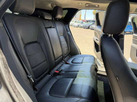 2020 Jaguar F-PACE 30t Prestige