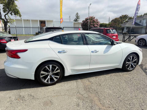 2017 Nissan Maxima Platinum