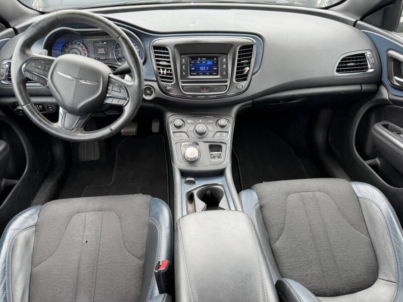 2015 Chrysler 200 S