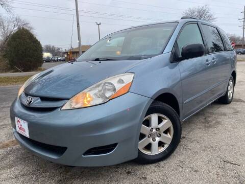 2007 Toyota Sienna for sale at Car Castle in Zion IL