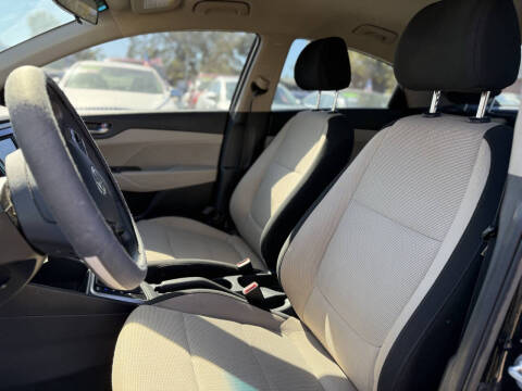 2019 Hyundai Accent SE