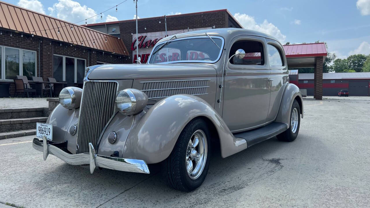 1936 Ford Custom 1