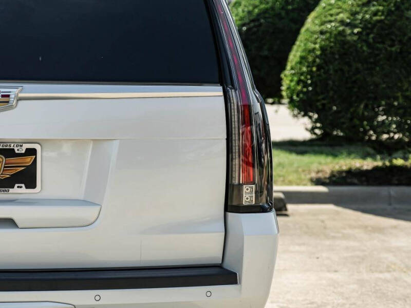 2016 Cadillac Escalade ESV Luxury Collection